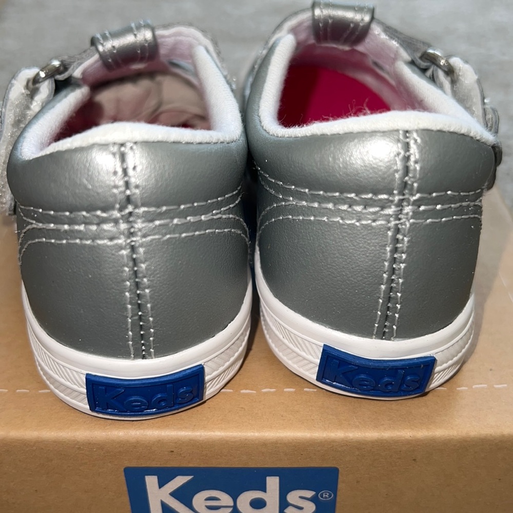 NIB KEDS Daphne T-strap Sneaker SILVER - Picture 3 of 8